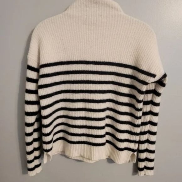 Ann Taylor Medium cashmere blend sweater - Picture 2 of 3